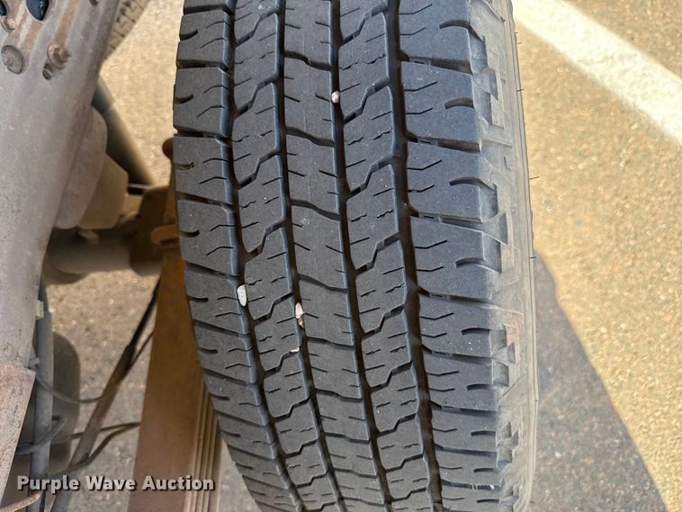 image for item ES5563 2010 Chevrolet Silverado 2500 Crew Cab pickup truck