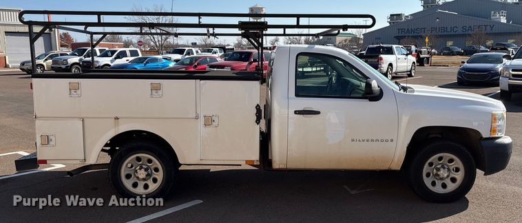 image for item ES5564 2009 Chevrolet Silverado 1500 utility bed pickup truck