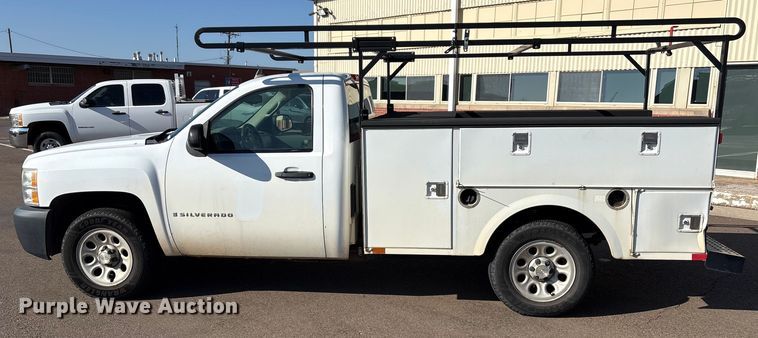 image for item ES5564 2009 Chevrolet Silverado 1500 utility bed pickup truck