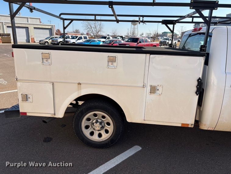 image for item ES5564 2009 Chevrolet Silverado 1500 utility bed pickup truck