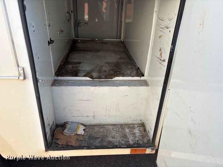 image for item ES5564 2009 Chevrolet Silverado 1500 utility bed pickup truck