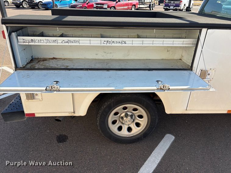 image for item ES5564 2009 Chevrolet Silverado 1500 utility bed pickup truck