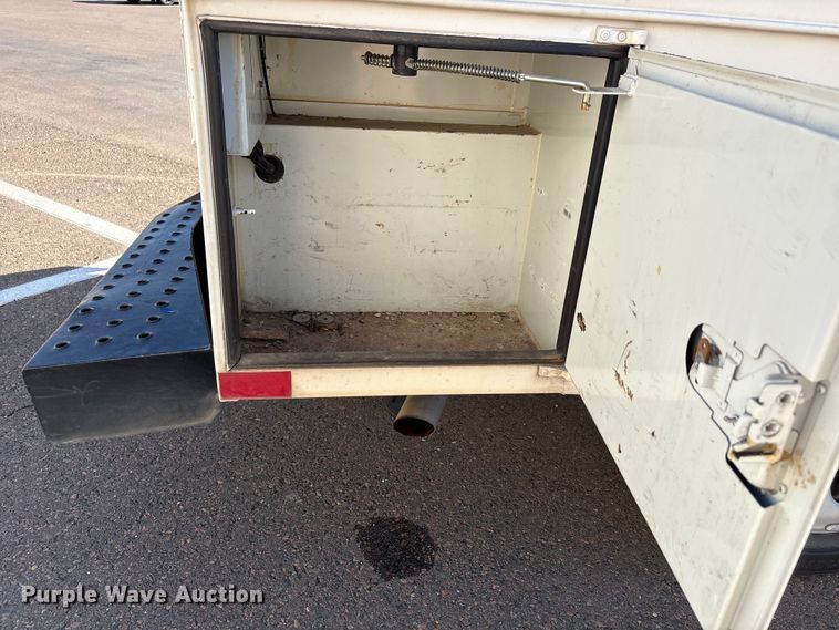 image for item ES5564 2009 Chevrolet Silverado 1500 utility bed pickup truck