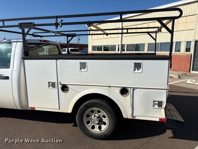 image for item ES5564 2009 Chevrolet Silverado 1500 utility bed pickup truck