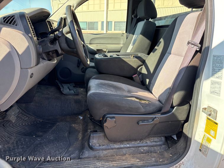 image for item ES5564 2009 Chevrolet Silverado 1500 utility bed pickup truck