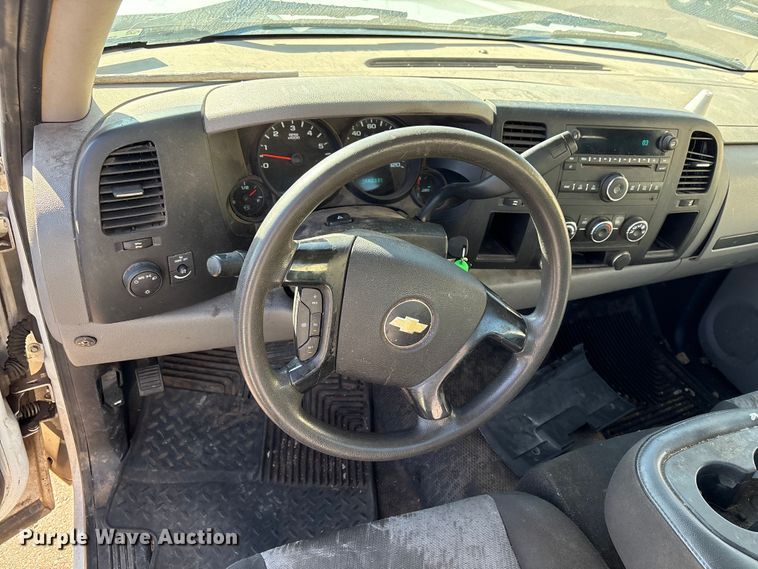 image for item ES5564 2009 Chevrolet Silverado 1500 utility bed pickup truck