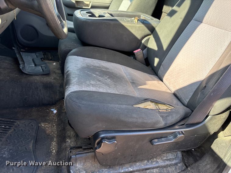 image for item ES5564 2009 Chevrolet Silverado 1500 utility bed pickup truck