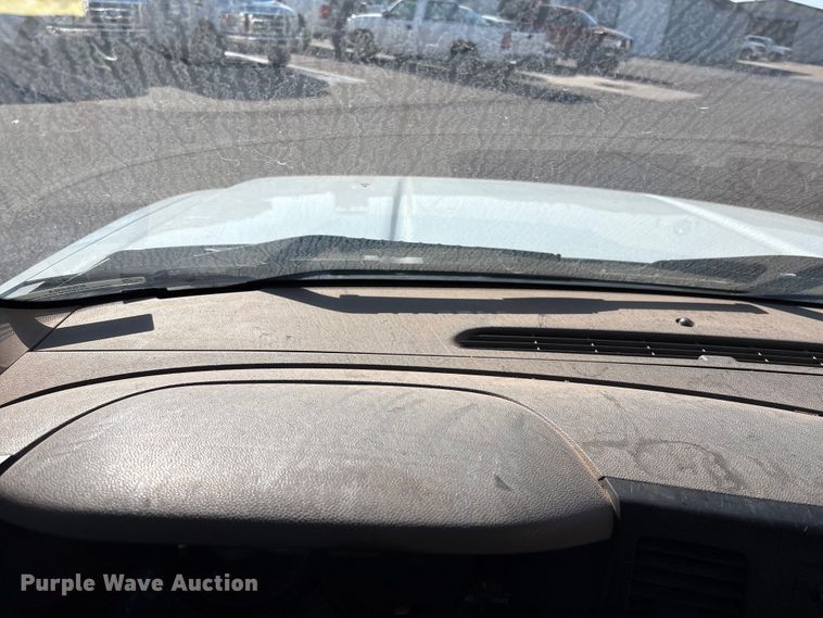 image for item ES5564 2009 Chevrolet Silverado 1500 utility bed pickup truck