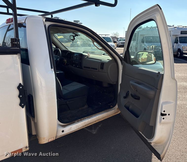 image for item ES5564 2009 Chevrolet Silverado 1500 utility bed pickup truck