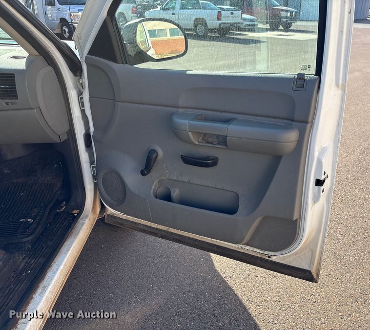 image for item ES5564 2009 Chevrolet Silverado 1500 utility bed pickup truck