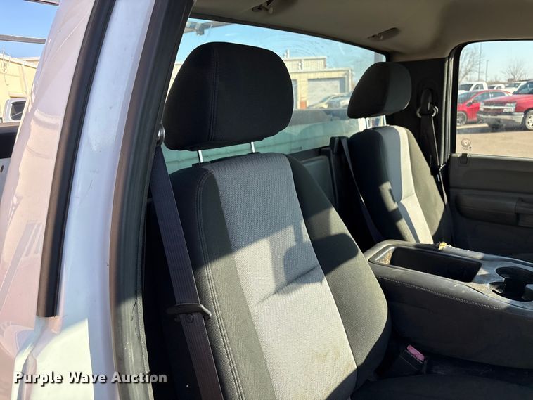 image for item ES5564 2009 Chevrolet Silverado 1500 utility bed pickup truck