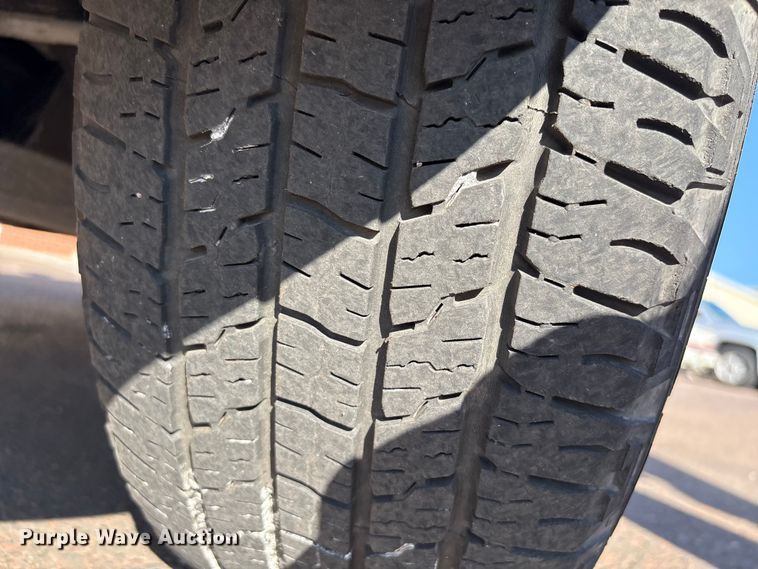 image for item ES5564 2009 Chevrolet Silverado 1500 utility bed pickup truck