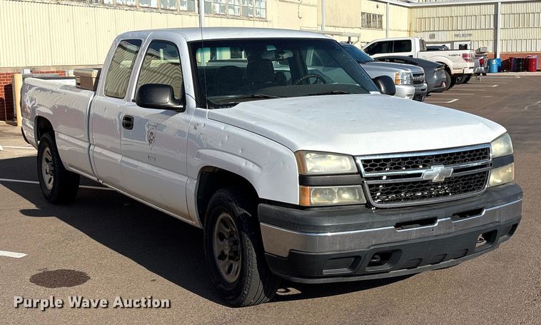 image for item ES5565 2006 Chevrolet Silverado 1500 Ext. Cab pickup truck