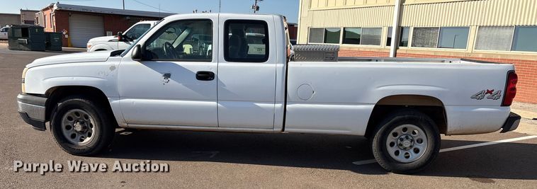 image for item ES5565 2006 Chevrolet Silverado 1500 Ext. Cab pickup truck
