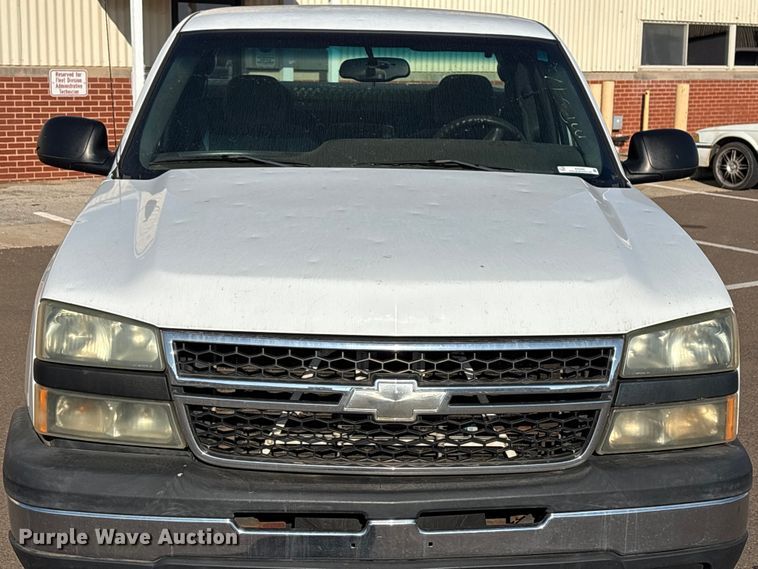 image for item ES5565 2006 Chevrolet Silverado 1500 Ext. Cab pickup truck