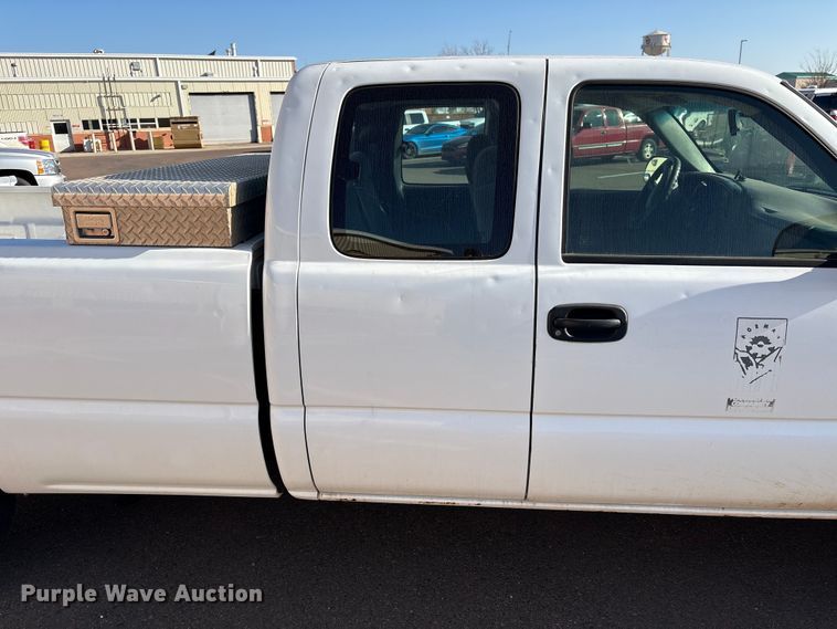 image for item ES5565 2006 Chevrolet Silverado 1500 Ext. Cab pickup truck