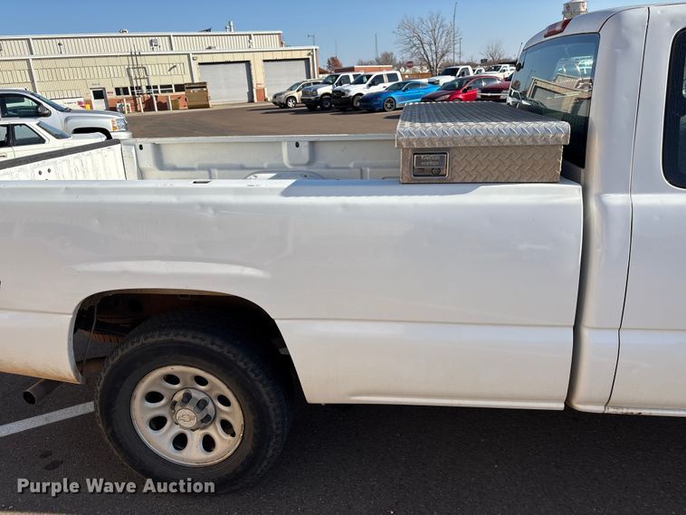 image for item ES5565 2006 Chevrolet Silverado 1500 Ext. Cab pickup truck