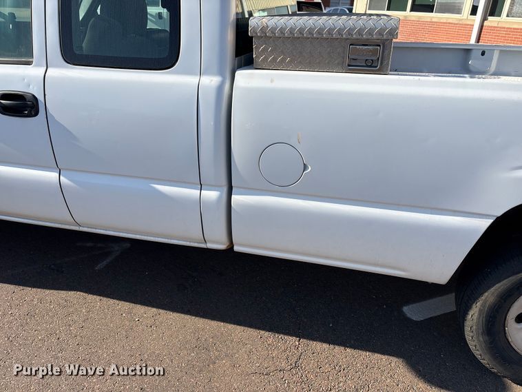 image for item ES5565 2006 Chevrolet Silverado 1500 Ext. Cab pickup truck