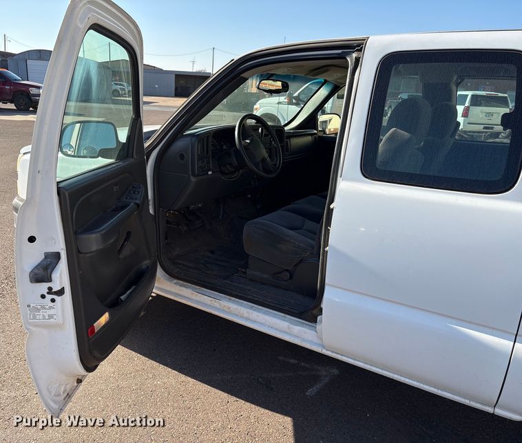 image for item ES5565 2006 Chevrolet Silverado 1500 Ext. Cab pickup truck