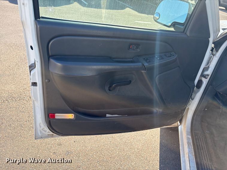 image for item ES5565 2006 Chevrolet Silverado 1500 Ext. Cab pickup truck