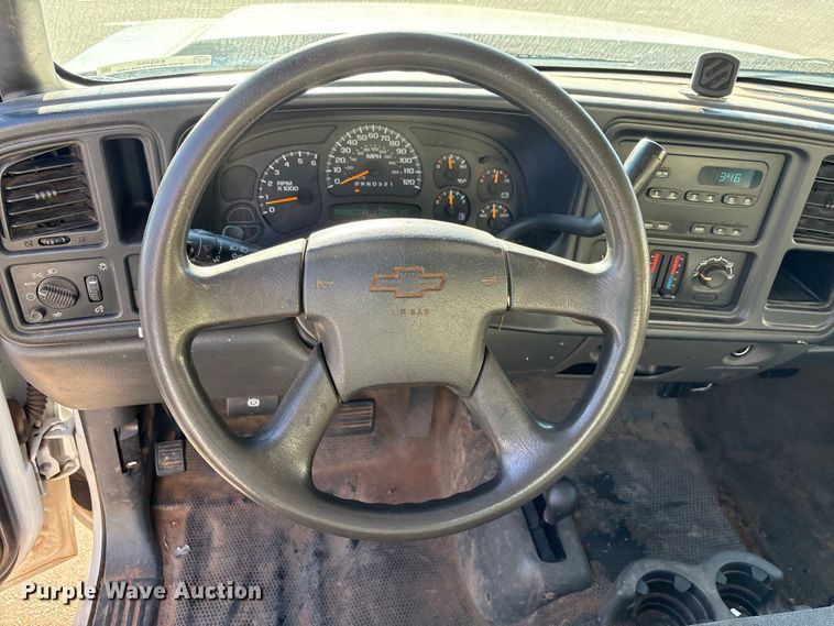 image for item ES5565 2006 Chevrolet Silverado 1500 Ext. Cab pickup truck