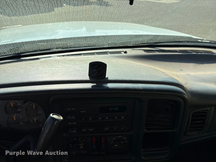 image for item ES5565 2006 Chevrolet Silverado 1500 Ext. Cab pickup truck