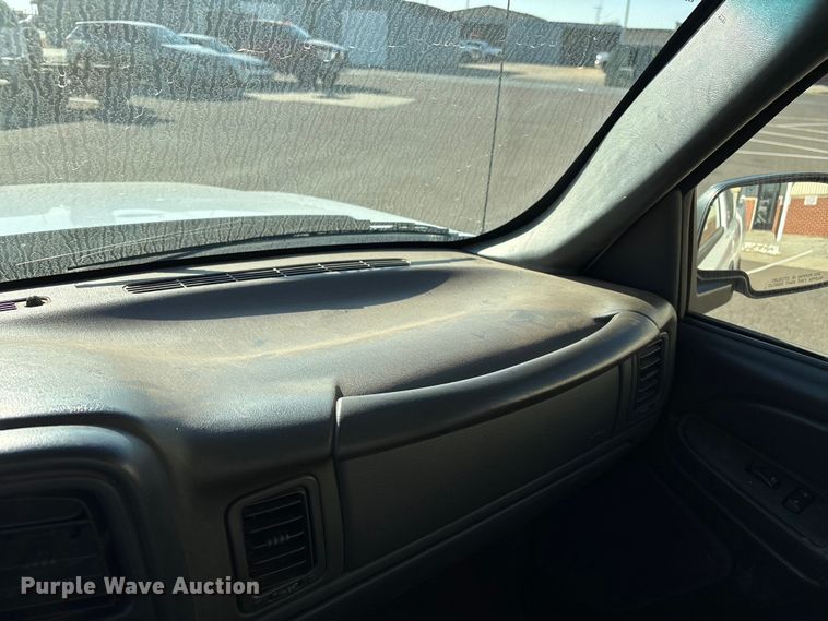 image for item ES5565 2006 Chevrolet Silverado 1500 Ext. Cab pickup truck