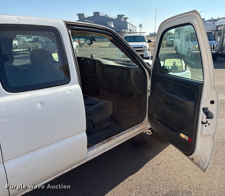 image for item ES5565 2006 Chevrolet Silverado 1500 Ext. Cab pickup truck