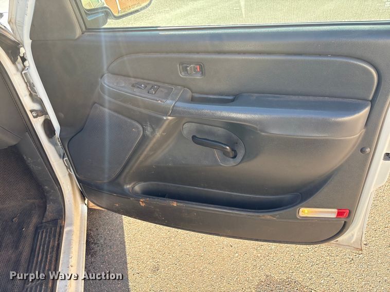 image for item ES5565 2006 Chevrolet Silverado 1500 Ext. Cab pickup truck