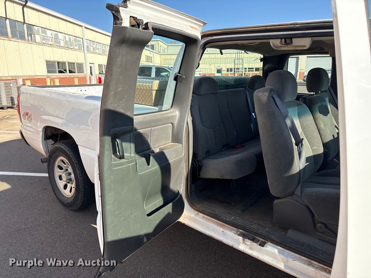 image for item ES5565 2006 Chevrolet Silverado 1500 Ext. Cab pickup truck