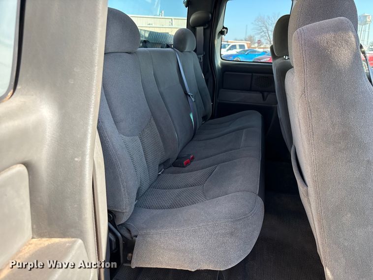 image for item ES5565 2006 Chevrolet Silverado 1500 Ext. Cab pickup truck