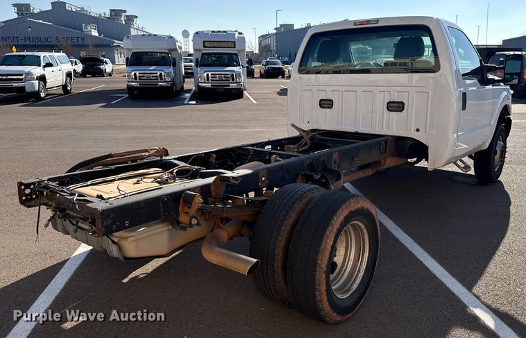 image for item ES5566 2014 Ford F350 Super Duty XL truck cab and chassis