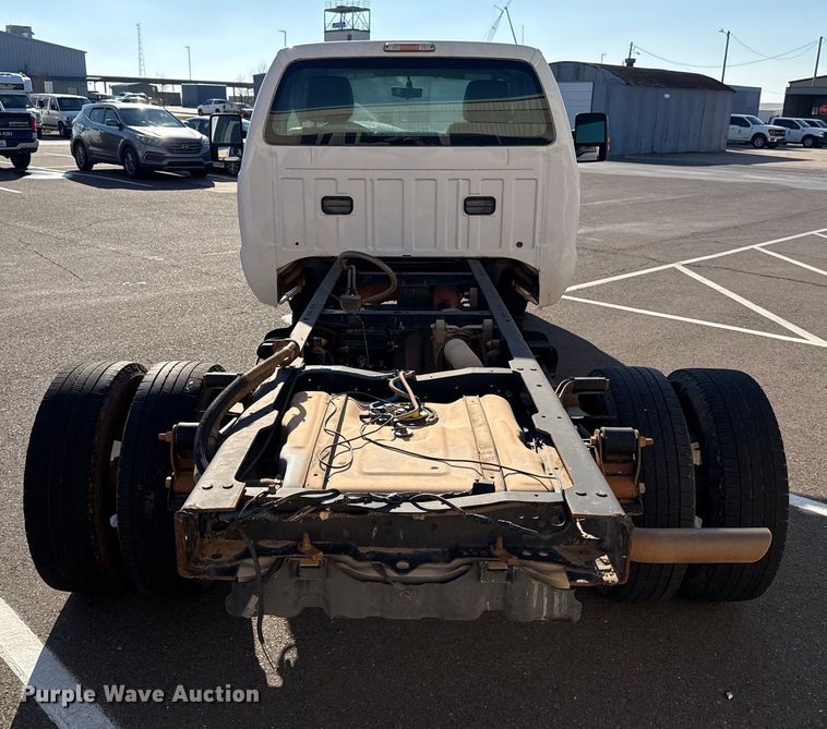 image for item ES5566 2014 Ford F350 Super Duty XL truck cab and chassis