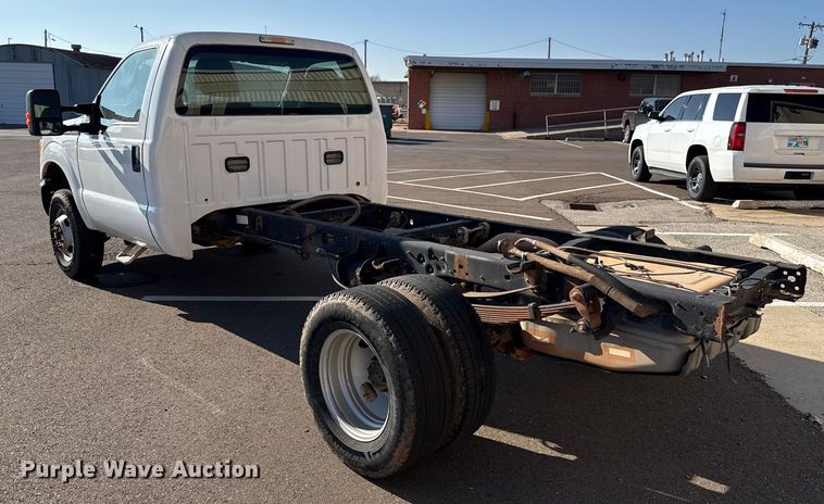 image for item ES5566 2014 Ford F350 Super Duty XL truck cab and chassis