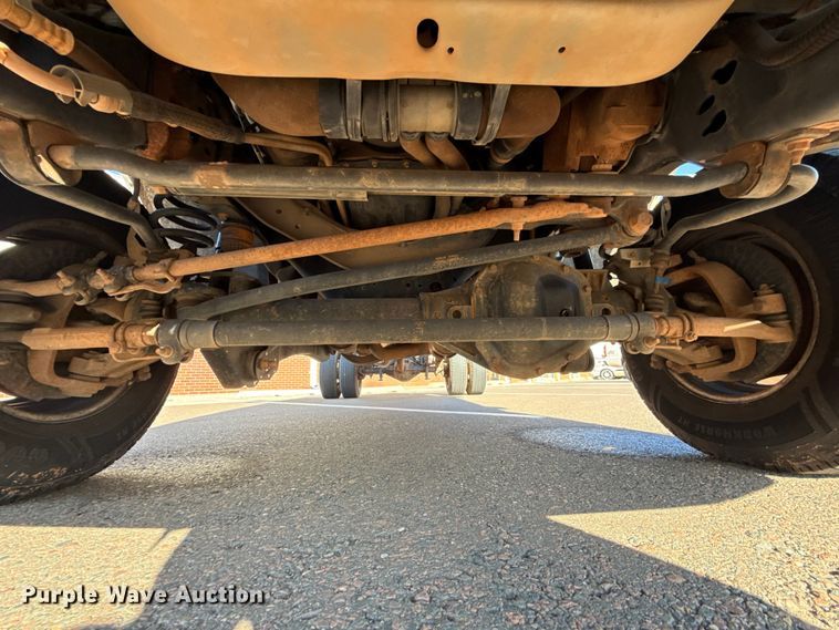 image for item ES5566 2014 Ford F350 Super Duty XL truck cab and chassis