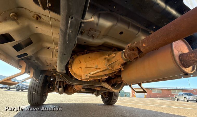 image for item ES5566 2014 Ford F350 Super Duty XL truck cab and chassis