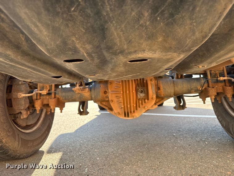 image for item ES5566 2014 Ford F350 Super Duty XL truck cab and chassis