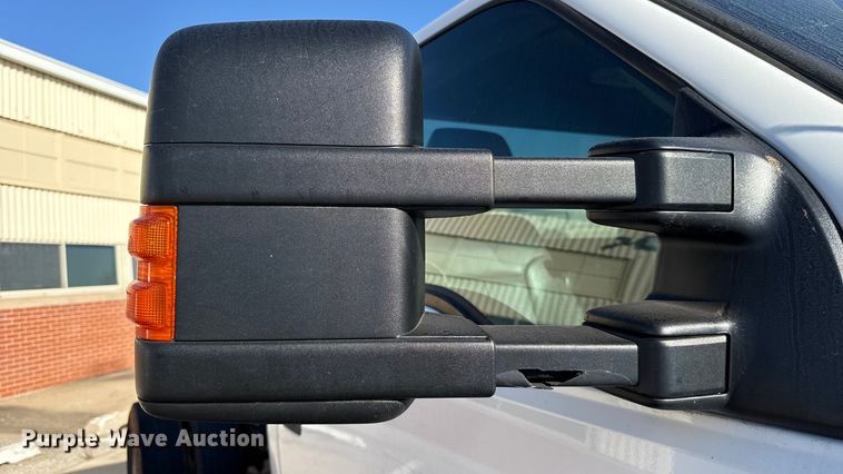 image for item ES5566 2014 Ford F350 Super Duty XL truck cab and chassis