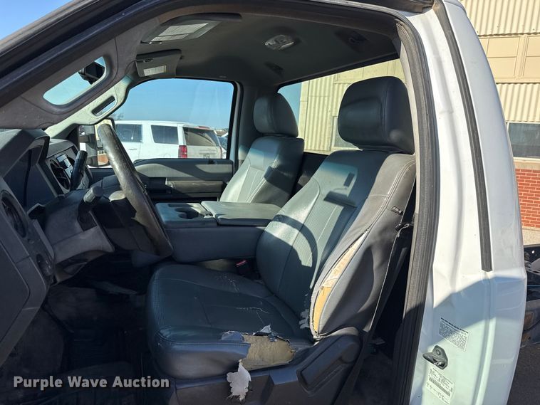 image for item ES5566 2014 Ford F350 Super Duty XL truck cab and chassis