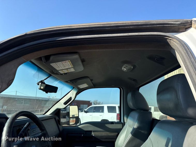 image for item ES5566 2014 Ford F350 Super Duty XL truck cab and chassis