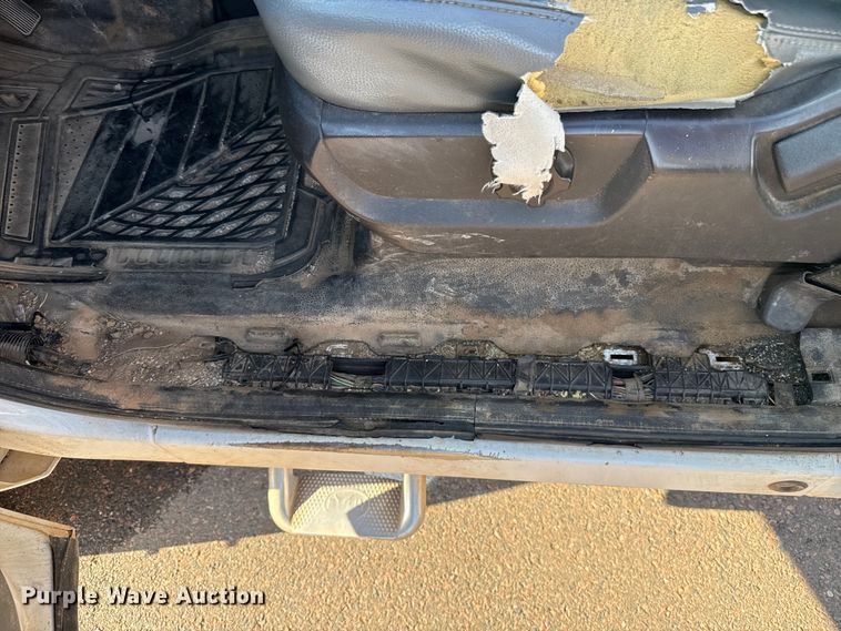 image for item ES5566 2014 Ford F350 Super Duty XL truck cab and chassis