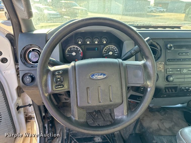 image for item ES5566 2014 Ford F350 Super Duty XL truck cab and chassis