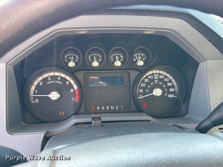 image for item ES5566 2014 Ford F350 Super Duty XL truck cab and chassis