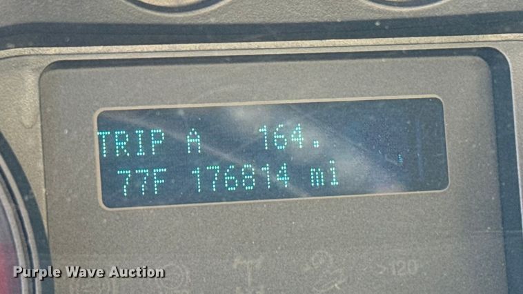 image for item ES5566 2014 Ford F350 Super Duty XL truck cab and chassis