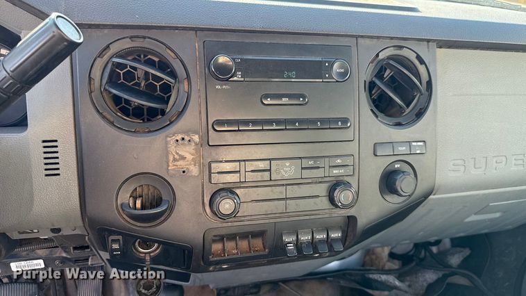 image for item ES5566 2014 Ford F350 Super Duty XL truck cab and chassis