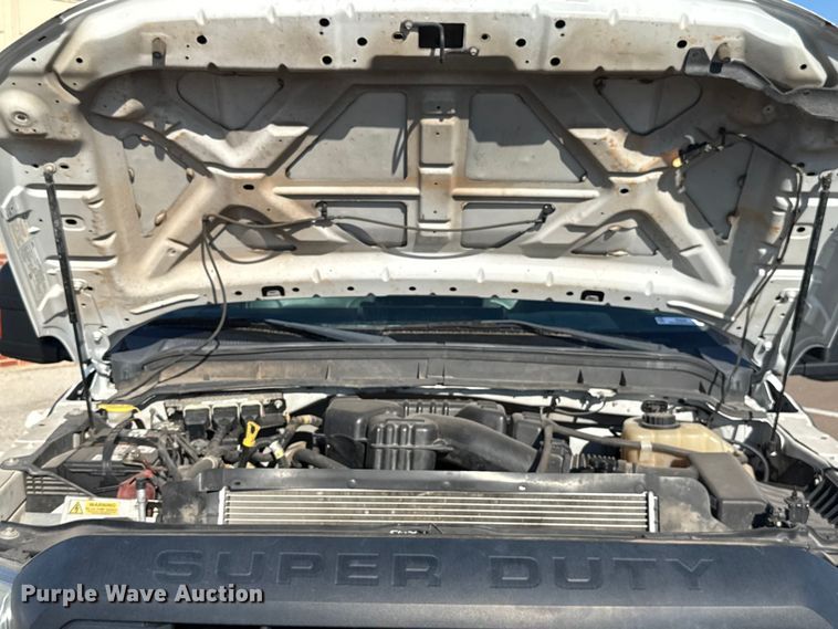 image for item ES5566 2014 Ford F350 Super Duty XL truck cab and chassis