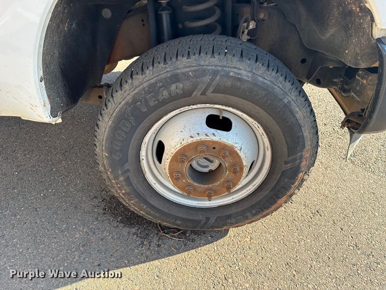 image for item ES5566 2014 Ford F350 Super Duty XL truck cab and chassis