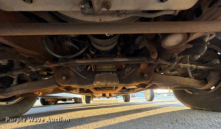 image for item ES5572 2001 Chevrolet Express 1500 van