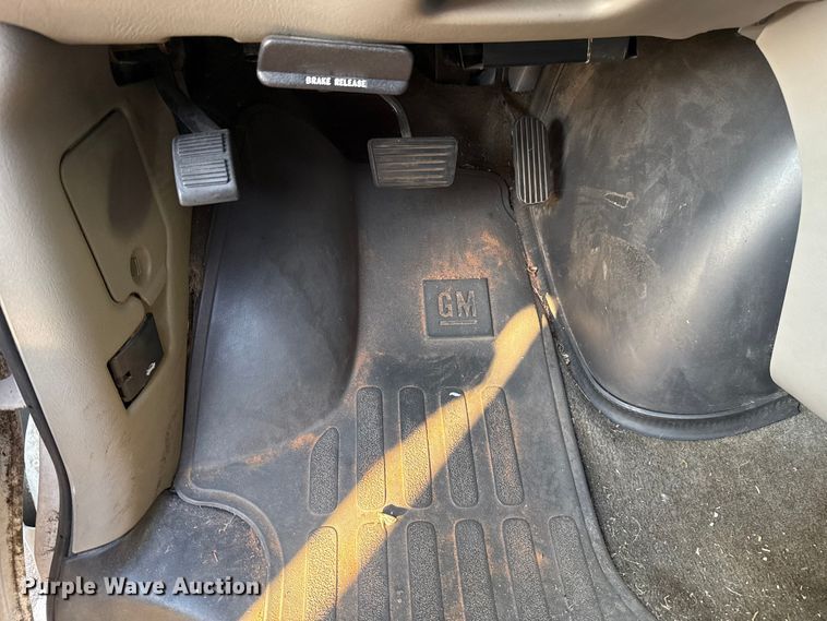 image for item ES5572 2001 Chevrolet Express 1500 van