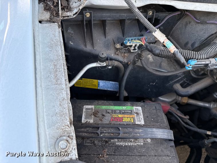 image for item ES5572 2001 Chevrolet Express 1500 van